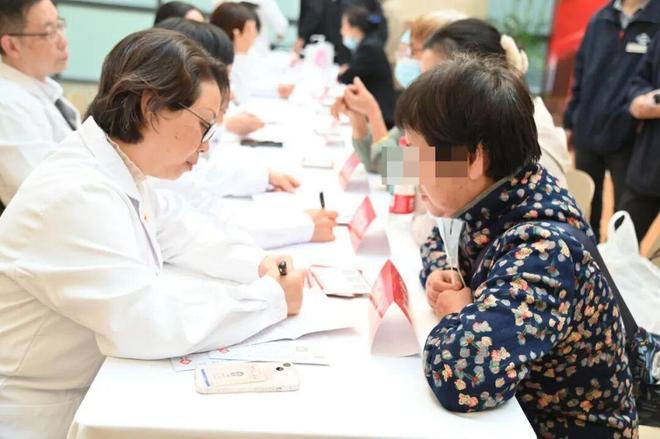 山院区)揭牌!一站式搞定“健康减重”瓦力棋牌华山医院医学体重管理中心(宝(图3) 山院区)揭牌!一站式搞定“健康减重”瓦力棋牌华山医院医学体重管理中心(宝(图3)